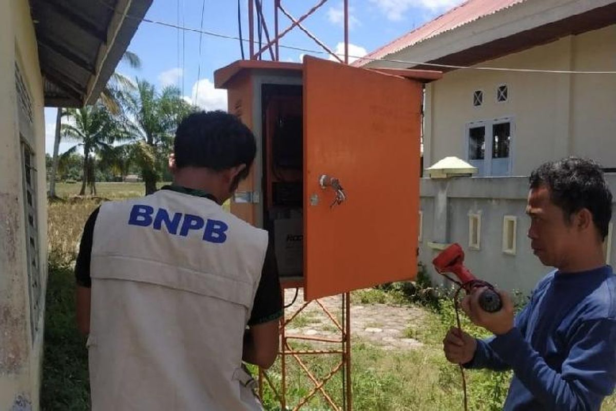 Pemasangan sistem peringatan dini tsunami di Agam.