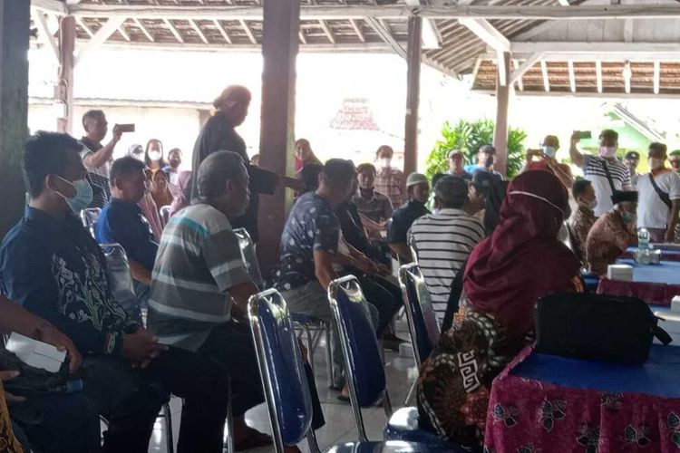 Suasana rencana pelantikan sekdes di Desa Nglobo, Kecamatan Jiken, Kabupaten Blora, pada Sabtu (19/3/2022)