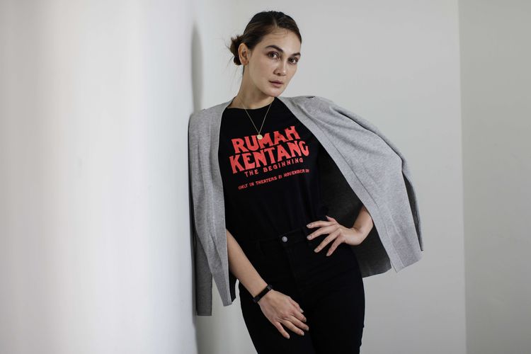Artis peran Luna Maya berkunjung ke Kantor Redaksi Kompas.com untuk promo film Rumah Kentang: The Beginning, Kamis (7/11/2019).