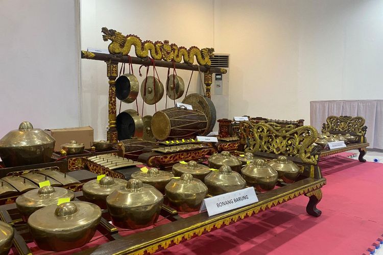 Seperangkat alat musik gamelan yang ada di Jak-Japan Matsuri 2023 atau JJM 2023 di JIExpo Kemayoran, Jakarta Utara, pada Sabtu (18/11/2023). Festival ini diadakan hingga Minggu (19/11/2023).