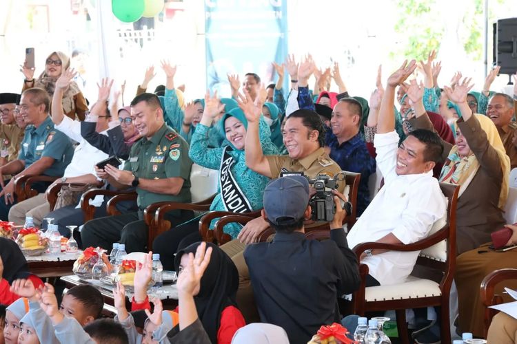 Penjabat (Pj) Gubernur Banten Al Muktabar telah meluncurkan Gerakan Serentak Cegah dan Tanggulangi Stunting Provinsi Banten di Gedung Kwartir Cabang (Kwarcab) Pramuka Kota Serang, Selasa (11/6/2024). 