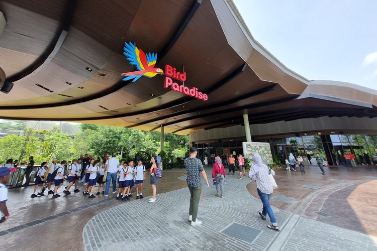 Gerbang depan Bird Paradise di Mandai, Singapura, Kamis (5/10/2023).