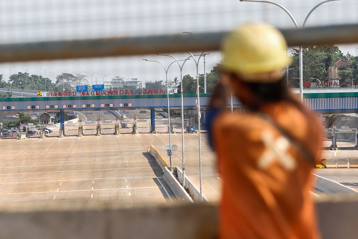 Kondisi proyek Tol Depok-Antasari Seksi I Antasari-Brigif/Cinere, Jakarta, Senin (10/9/2018). Tol sepanjang 5,8 kilometer tersebut siap dioperasikan  pada September 2018.