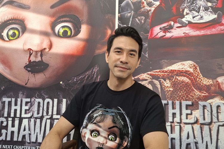 Cerita Darius Sinathrya Belajar Masak untuk Film The Doll: Ghawiah 