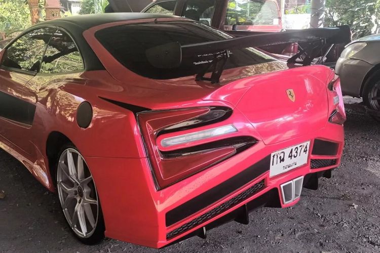 Modifikasi Toyota Celica menjadi Ferrari F12