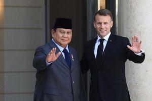 Prabowo Temui Macron di Perancis, Bahas Pengadaan Alutsista hingga Energi
