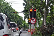 Ini 5 Tips Aman Berhenti di Persimpangan Lampu Merah