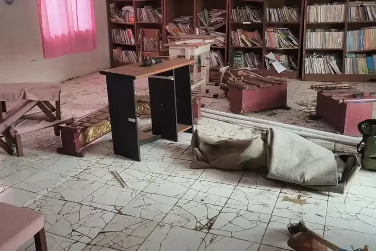 Atap Keropos dan Lantai Pecah, Perpustakaan SD di Pangandaran 11 Tahun Tak Direhab