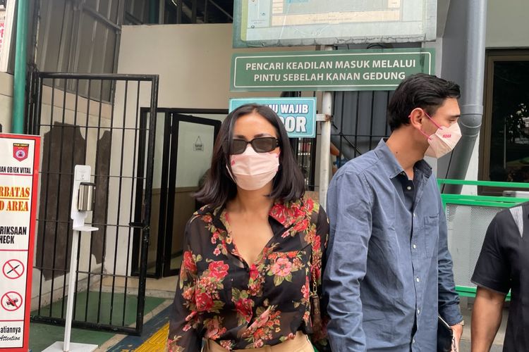 Jessica Iskandar saat ditemui di Pengadilan Negeri (PN) Jakarta Selatan, Rabu (2/11/2022).
