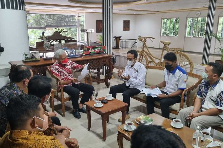 Sebanyak 10 perwakilan buruh menemui Gubernur Jateng Ganjar Pranowo di rumah dinasnya di Puri Gedeh pada pukul 14.00 WIB, Jumat (4/11/2022).