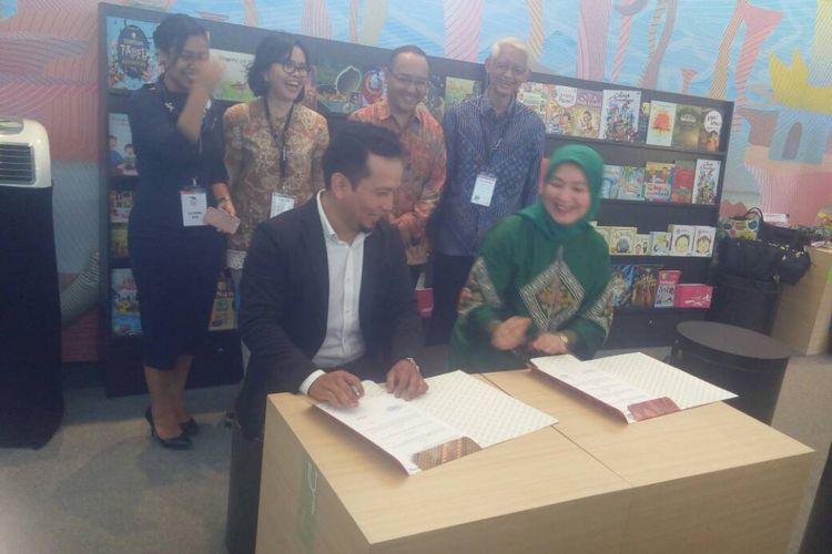 Penandatanganan Perjanjian Kerjasama antara Perbadanan Kota Buku Malaysia dengan Indonesia di sela berlangsungnya acara Asian Festival Childrens of Conten yang berlangsung di Natiobal Library Building, Singapura 17 - 21 Mei 2017