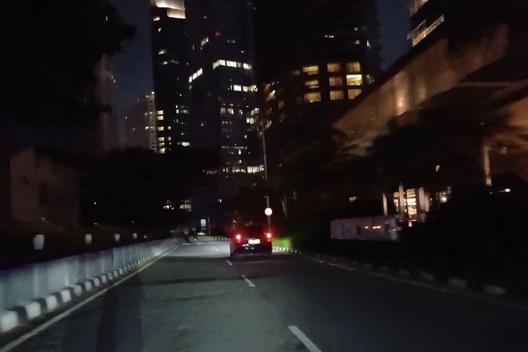 Warge Kaget SCBD Jakarta Tiba-tiba Gelap Saat Pemadaman Lampu Hari Bumi: Enggak Biasa
