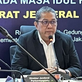 Direktur Jenderal Perkeretaapian (DJKA) Kemenhub Risal Wasal saat konferensi pers di kantornya, Jakarta, Kamis (28/3/2024).