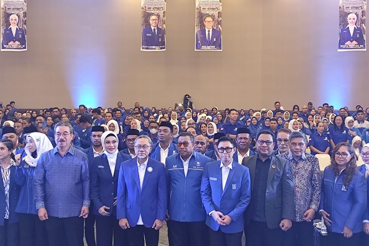 Lantik Pengurus di Maluku, Zulhas Minta Kader PAN Pertahankan Kursi DPR RI