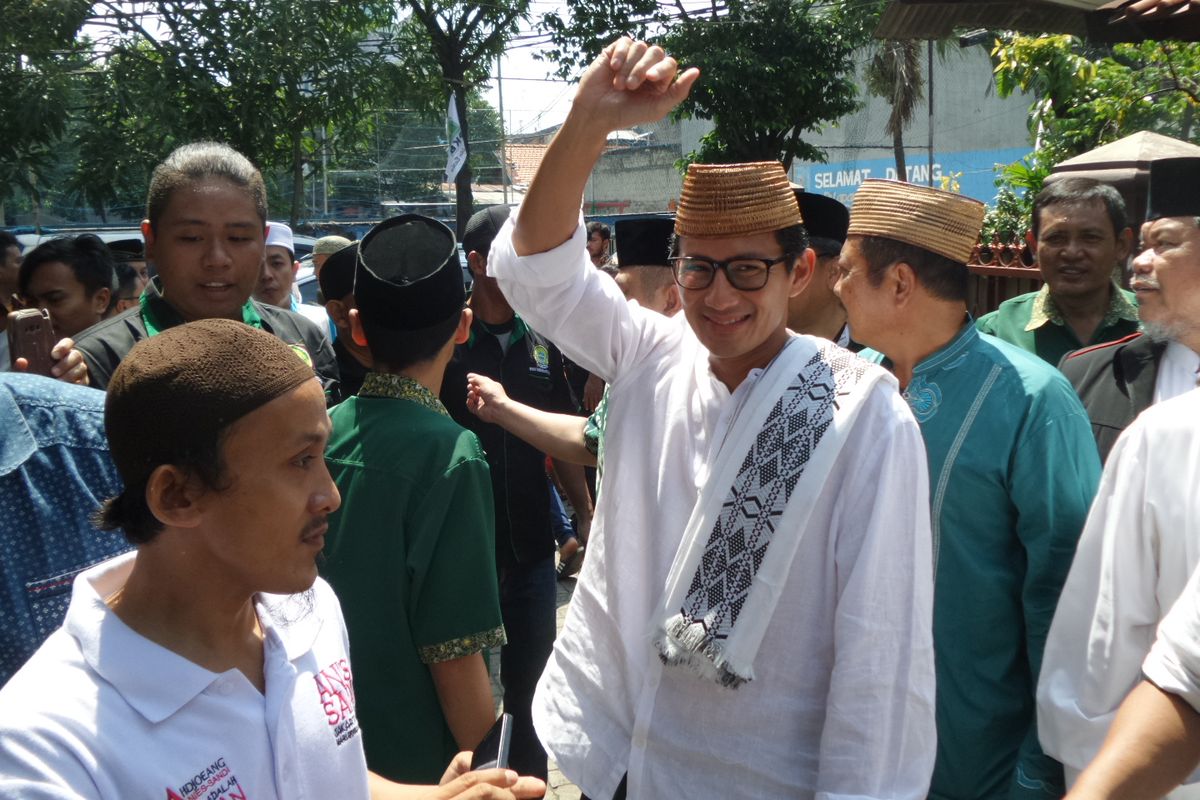 Calon wakil gubernur DKI Jakarta Sandiaga Uno silaturahim dengan pengurus DPC PKB Jakarta Pusat di Jalan Petamburan, Jakarta Pusat, Minggu (5/3/2017) siang.