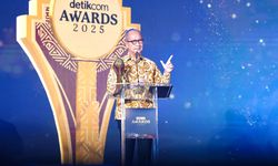 Menperin Raih Penghargaan Tokoh Akselerator Transformasi Industri Hijau