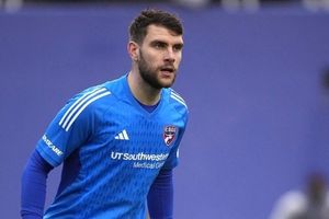 Media Belanda Ungkap Kelebihan Maarten Paes yang Sukses Buat Ajax Kepincut