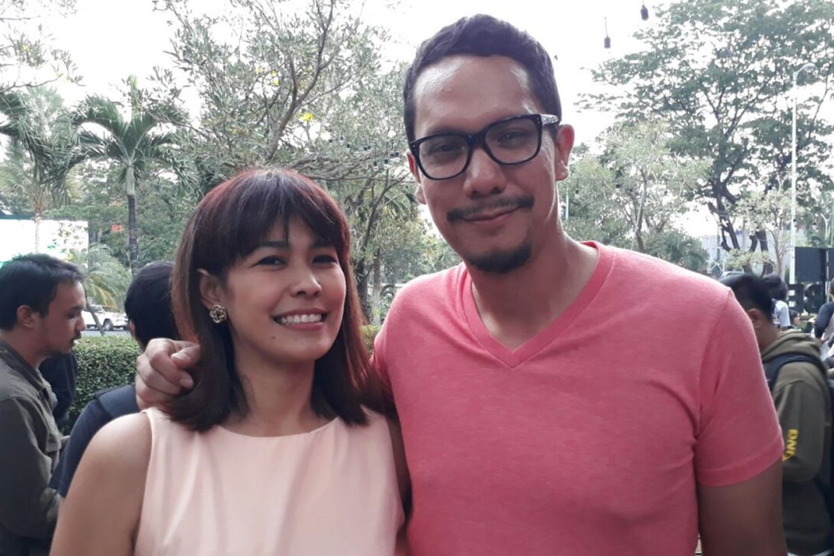 Vokalis Maliq & DEssentials, Indah Wisnuwardhana dan Angga Puradireja ketika ditemui wartawan di Beer Garden, SCBD Senayan, Jakarta Selatan, Rabu (20/9/2017).