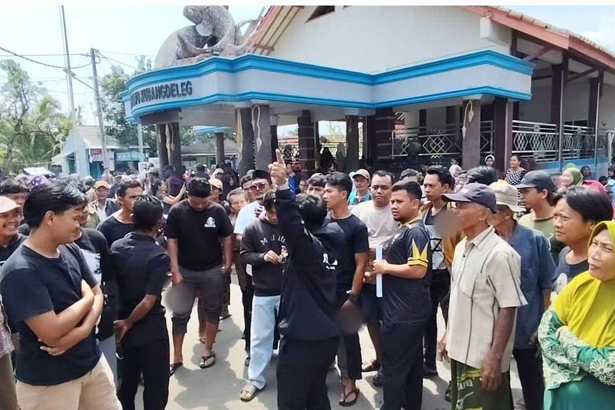 Janji Pengelolaan Sampah Modern Belum Terealisasi, Warga Tutup TPA Kubangdeleg Cirebon