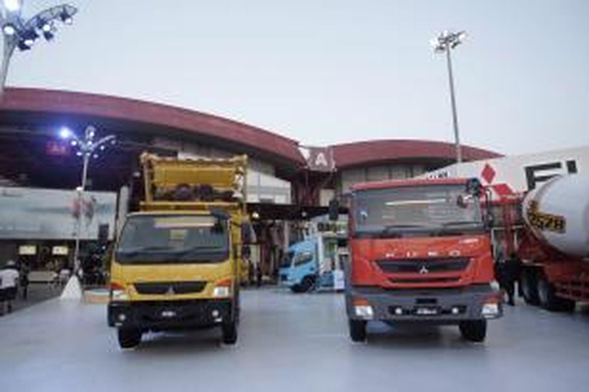 Stan Fuso dalam pameran 22nd Indonesia International Motor Show 2014, di JIExpo, Kemayoran, Jakarta Utara, Kamis (18/9/2014). Pameran otomotif terbesar di Indonesia ini akan berlangsung hingga 28 September 2014.