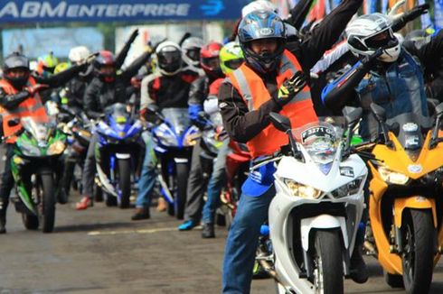 ”Victory Lap” Ribuan Penunggang Yamaha R Series di Sentul