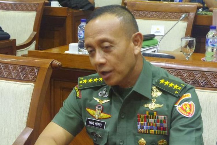 Kepala Staf TNI Angkatan Darat Jenderal TNI Mulyono di Kompleks Parlemen, Senayan, Jakarta, Senin (6/2/2017).