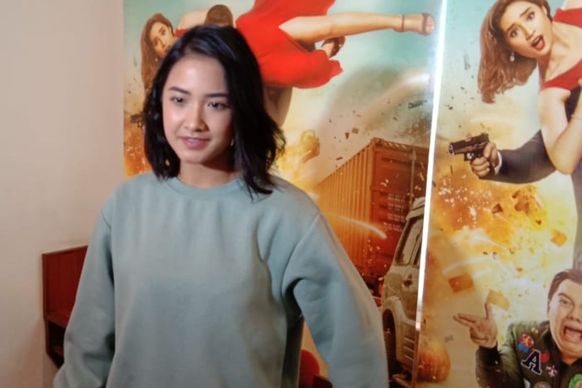 Nadya Arina menghadiri peluncuran poster film Hit & Run di SRSLY Coffe di Cipete Raya, Jakarta Selatan, Jumat (5/4/2019).