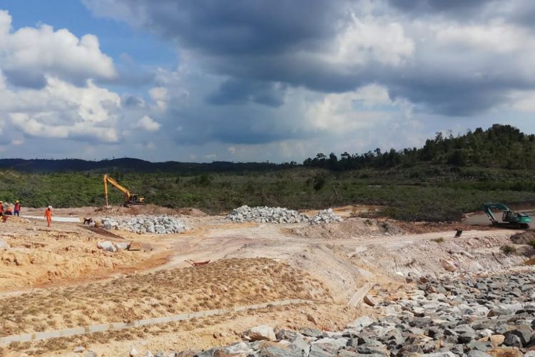 Kebutuhan air baku di Batam pada 2020 mendatang diperkirakan mencapai 4.500 liter per detik, sementara saat ini masih ada kekurangan sekitar 750 liter per detik. Tentunya dengan kapasitas bendungan Sei Gong yang mencapai 400 liter per detik, itu artinya hanya tersisa 350 liter per detik yang harus dipenuhi pemerintah