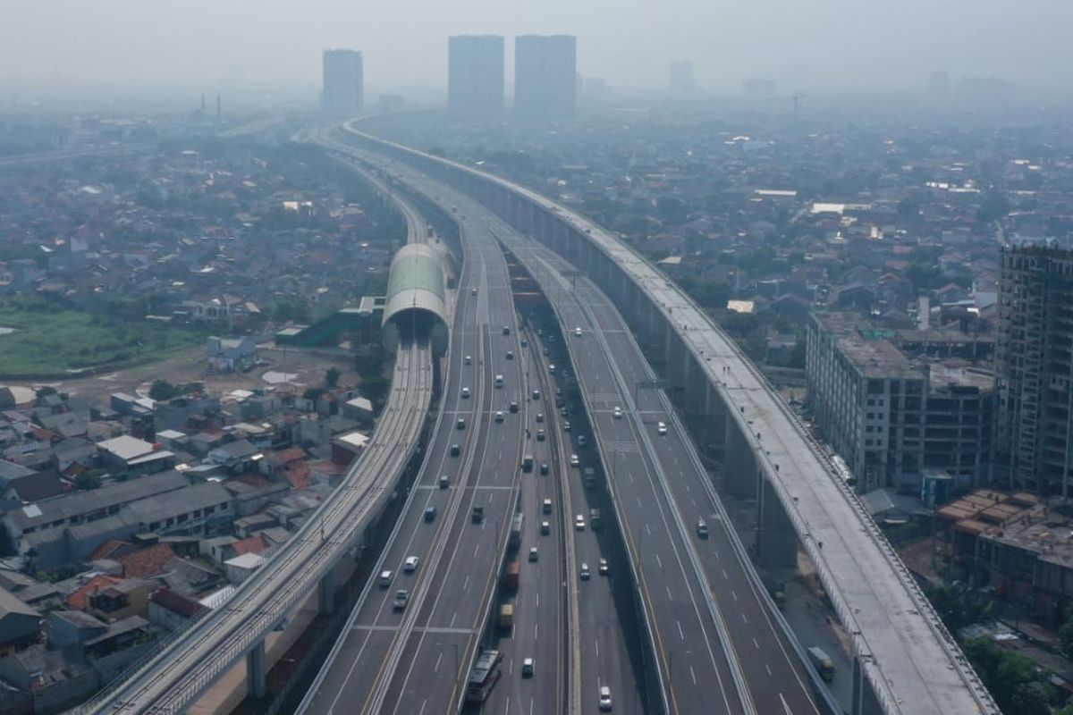 Jalan Tol Jakarta-Cikampek (Japek) II Elevated atau Tol Layang Mohammed bin Zayed (MBZ).