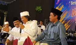 Malam Pergantian Tahun, Gus Ipul Renungan Bareng Cak Nun 