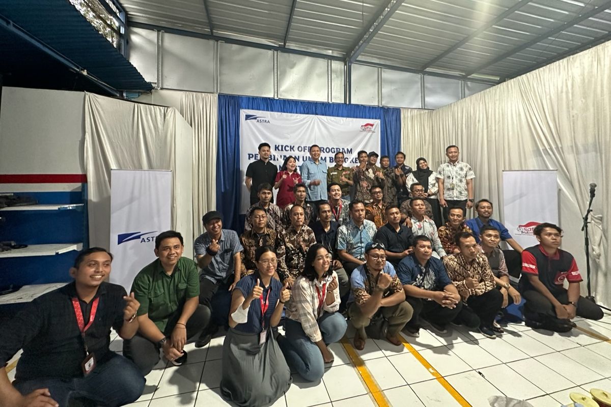Astra melalui Yayasan Dharma Bakti Astra (YDBA) meresmikan program pembinaan kepada 20 pelaku Usaha Mikro Kecil Menengah (UMKM) bengkel mobil di kawasan Solo Raya, Jawa Tengah. Program pembinaan tersebut ditandai dengan penandatanganan antara Sekretaris Pengurus YDBA, Ema P. Prasetia dan Pemilik Bengkel Plat AD Auto Service, Dwi Hartanto selaku perwakilan pengusaha bengkel mobil wilayah Solo Raya di Mojolaban, Sukoharjo, Jawa Tengah pada Selasa (11/11/2024).