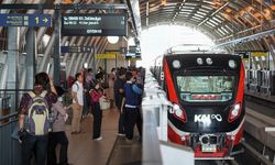 Di Malam Pergantian Tahun Baru, LRT Jabodebek Layani 156.490 Penumpang