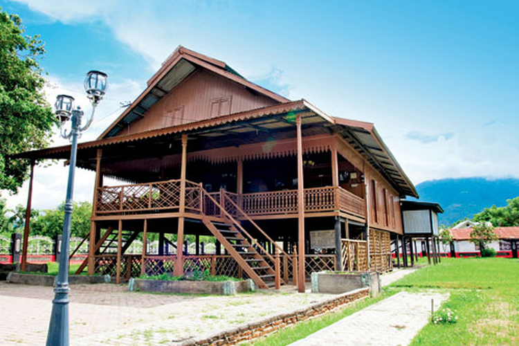 Souraja, Rumah Adat Sulawesi Tengah