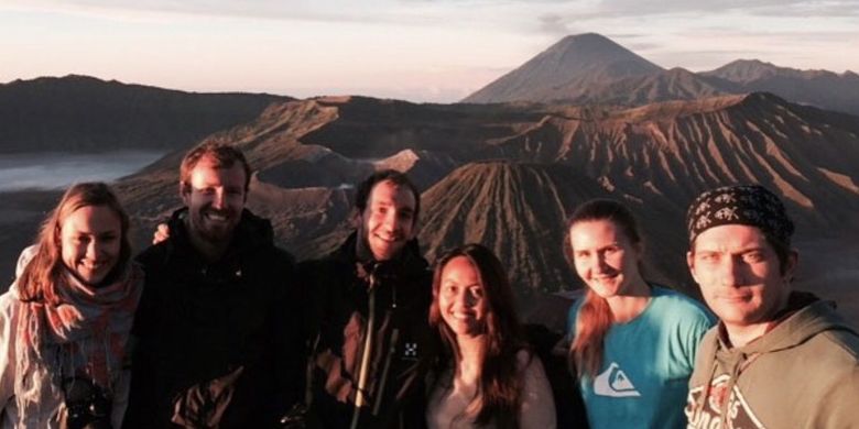 Pernahkah Anda Ke Bromo Tanpa Sewa Mobil Pakai Ojek Atau Naik Kuda Halaman All Kompas Com