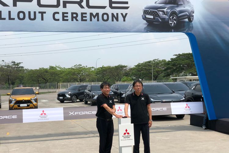 Seremoni peresmian produksi dan distribusi Mitsubishi XForce di Deltamas Bekasi, Jawa Barat, Kamis (16/11/2023)