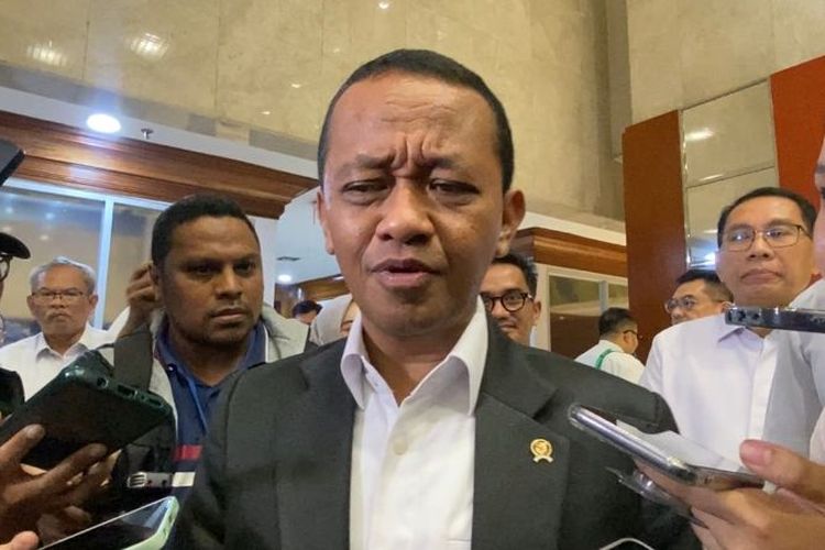 Menteri Investasi Bahlil Lahadalia saat ditemui di Gedung DPR, Senayan, Jakarta, Senin (1/4/2024). 