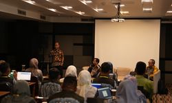 Pemkab HST Gelar Bimtek Pengelolaan DTKS dan Evaluasi Perkembangan Desa serta Profil Desa