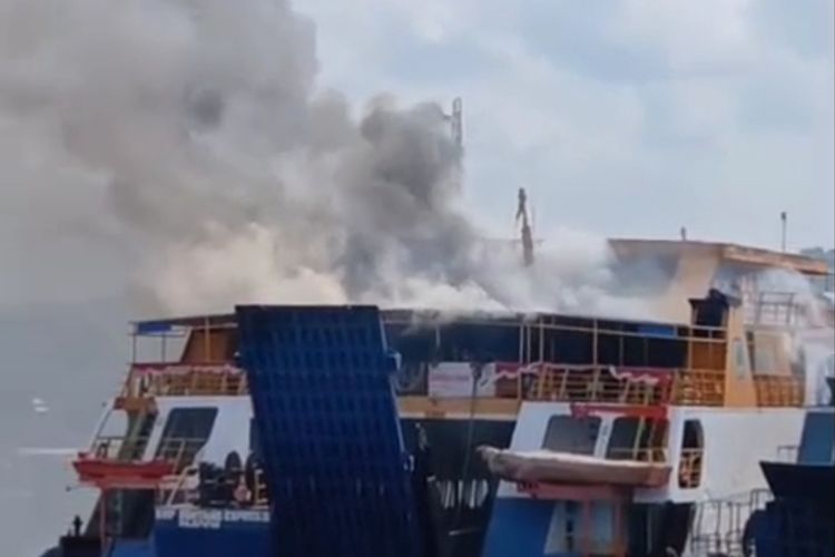 KMP Bontang Express II Terbakar di Pelabuhan Ketapang Banyuwangi