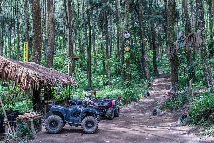 Wahana ATV di Kopeng Treetop.