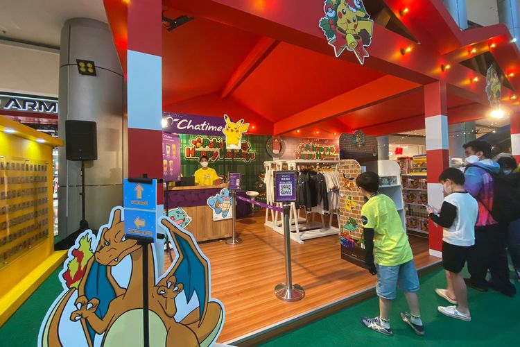 Area mechandise di Pokemon Festival Jakarta, PIK Avenue, Senin (12/12/2022). 