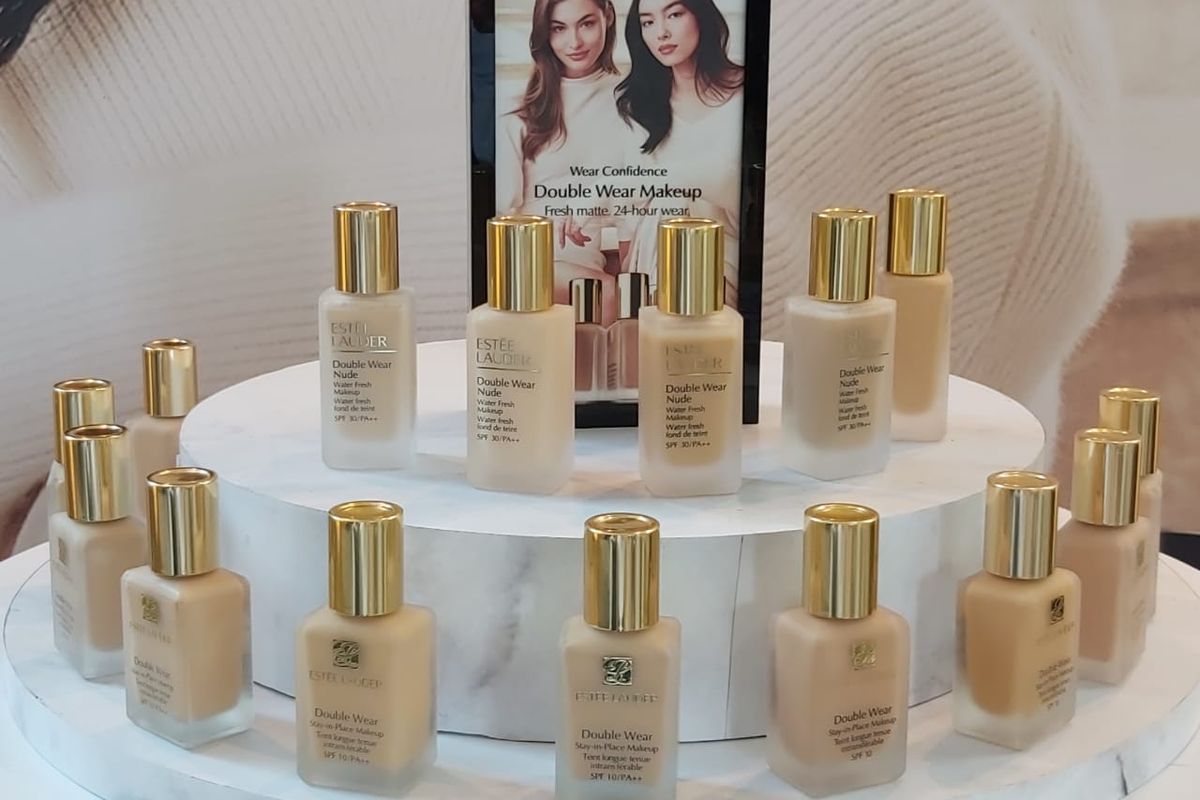 Pilihan warna foundation Double Wear Stay-in dari Estee Lauder.