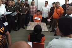 Tangis Istri Hakim PN Medan Saat Ikuti Rekonstruksi Pembunuhan Suaminya