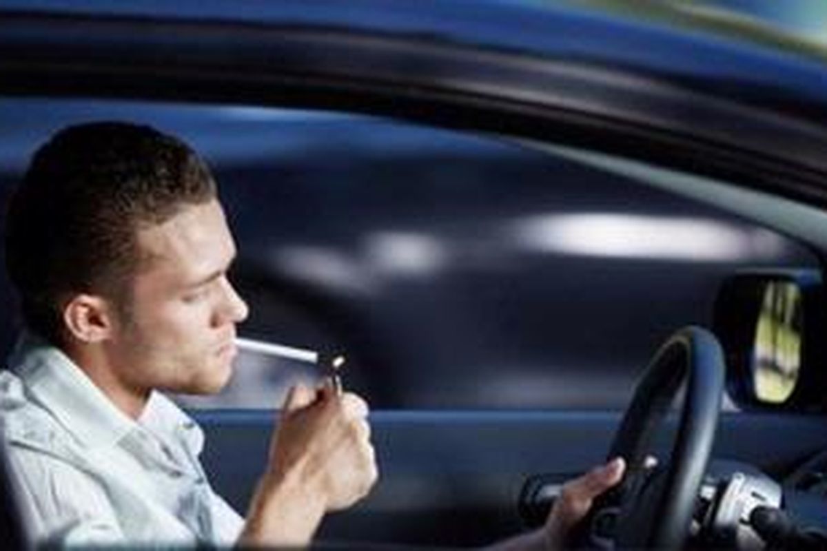 Kebiasaan merokok juga dapat menurunkan kesuburan pria.