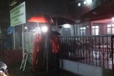 Hujan Berangin, Tenda di Lapangan Eksekusi Mati Roboh