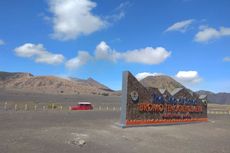 Tugu Nama di Gunung Bromo Diprotes, Apa Jawaban Pengelola TNBTS?