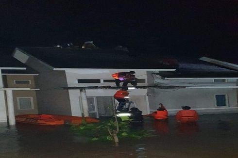 Ibu Hamil 4 Jam Terjebak Banjir, Bertahan di Atap Rumah Bersama Anak 5 Tahun