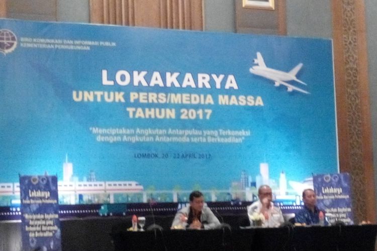 Lokakarya Wartawan Kementerian Perhubungan di Aruna Senggigi Resort and Convention, Jumat (21/4/2017).
