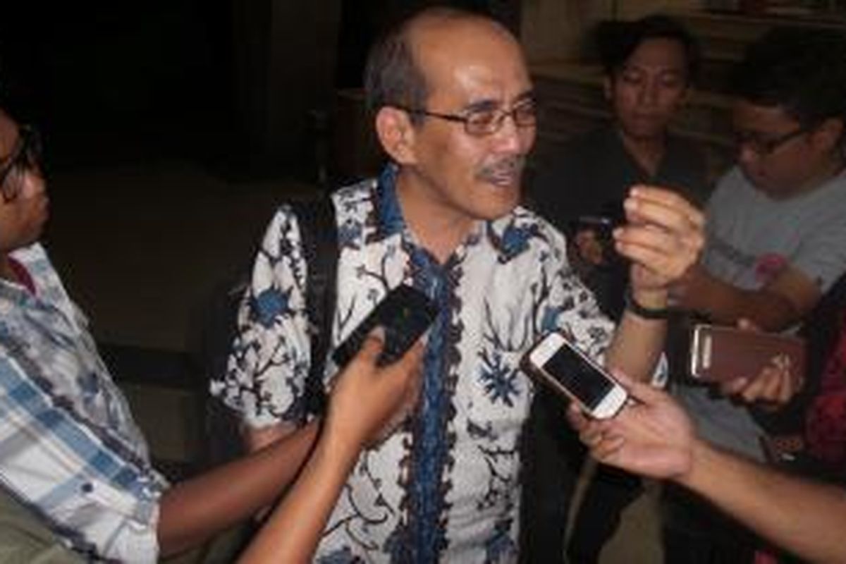 Mantan Ketua Tim Reformasi Tata Kelola Migas Faisal Basri saat mendatangi Bareskrim Polri, Kamis (21/5/2015).