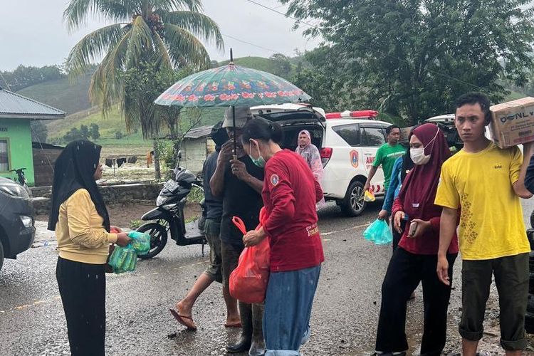 Hari Libur Tetap Siaga, Tim Medis Kawal Kesehatan 238 Balita Terdampak Banjir Gorontalo