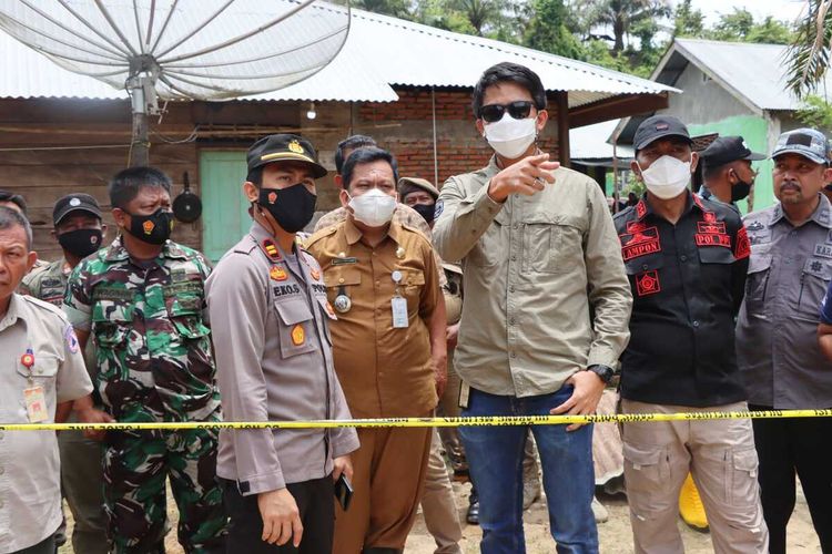 Tim SKK Migas, BPMA, Pertamina EP meninjau sumur minyak illegal meledak di Desa Mata Ie, Kecamatan Ranto Peureulak, Kabupaten Aceh Timur, Senin (21/3/2022)